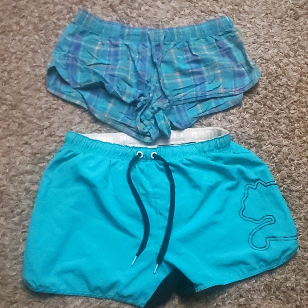 Bundle of 2 Shorts in Medium
